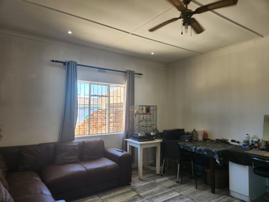 3 Bedroom Property for Sale in Pacaltsdorp Western Cape